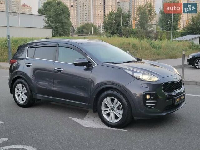 Кіа Sportage 2017 у Києві на Automoto.ua Сірий Кіа Sportage, об'ємом двигуна 2 л та пробігом 263 тис. км за 15800 $, фото 13 на Automoto.ua
