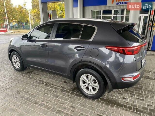 Киа Sportage 2017 в Николаеве на Automoto.ua Серый Киа Sportage, объемом двигателя 2 л и пробегом 149 тыс. км за 17300 $, фото 10 на Automoto.ua