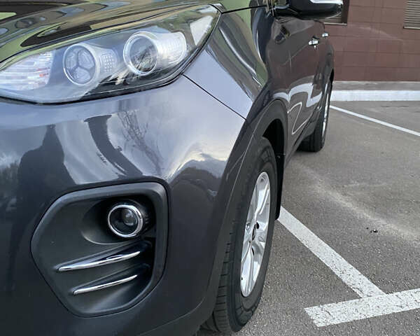 Сірий Кіа Sportage, об'ємом двигуна 1.69 л та пробігом 147 тис. км за 18500 $, фото 7 на Automoto.ua