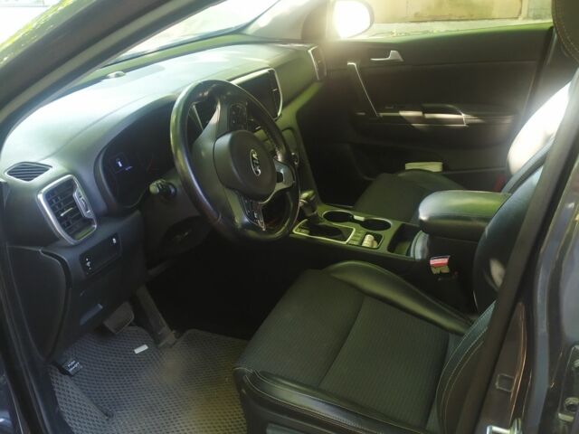 Серый Киа Sportage, объемом двигателя 2 л и пробегом 155 тыс. км за 17000 $, фото 3 на Automoto.ua