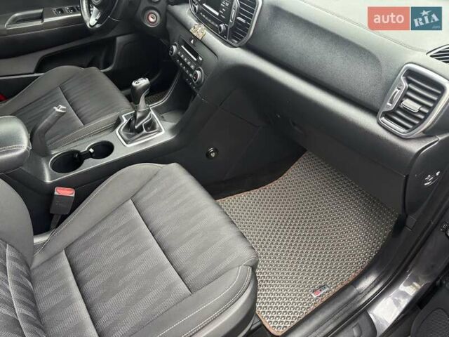 Сірий Кіа Sportage, об'ємом двигуна 1.6 л та пробігом 97 тис. км за 15600 $, фото 7 на Automoto.ua