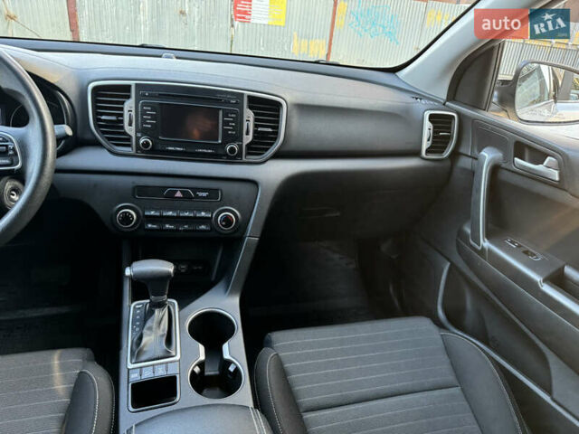 Серый Киа Sportage, объемом двигателя 2.4 л и пробегом 180 тыс. км за 12999 $, фото 7 на Automoto.ua