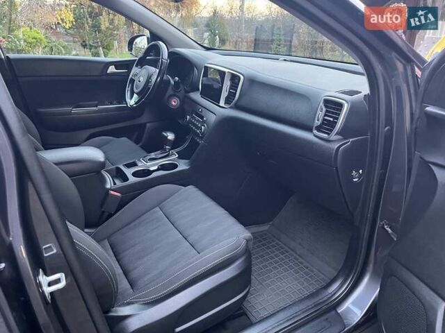 Серый Киа Sportage, объемом двигателя 1.7 л и пробегом 63 тыс. км за 17950 $, фото 17 на Automoto.ua