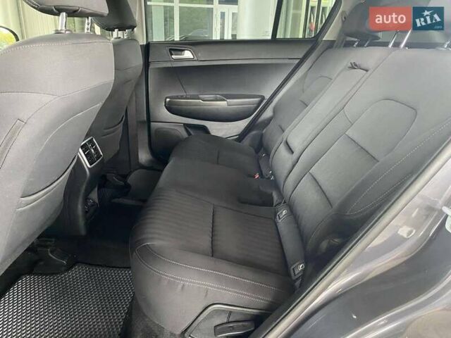 Киа Sportage 2017 в Николаеве на Automoto.ua Серый Киа Sportage, объемом двигателя 2 л и пробегом 149 тыс. км за 17300 $, фото 16 на Automoto.ua