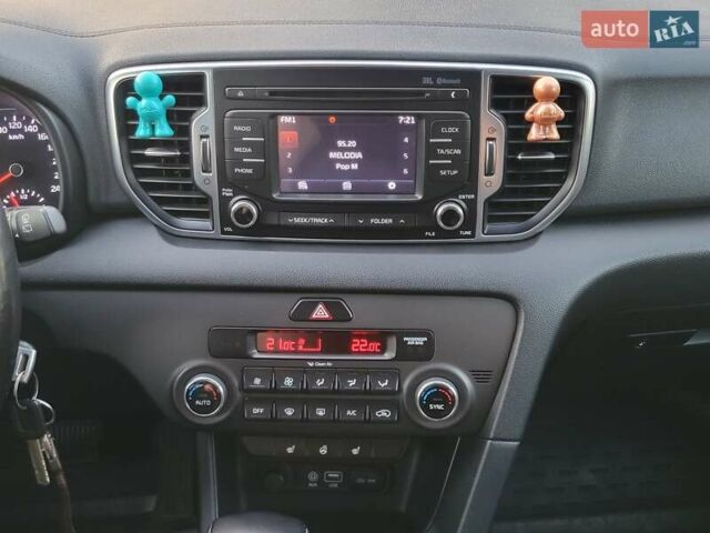 Кіа Sportage 2017 у Києві на Automoto.ua Сірий Кіа Sportage, об'ємом двигуна 2 л та пробігом 263 тис. км за 15800 $, фото 26 на Automoto.ua