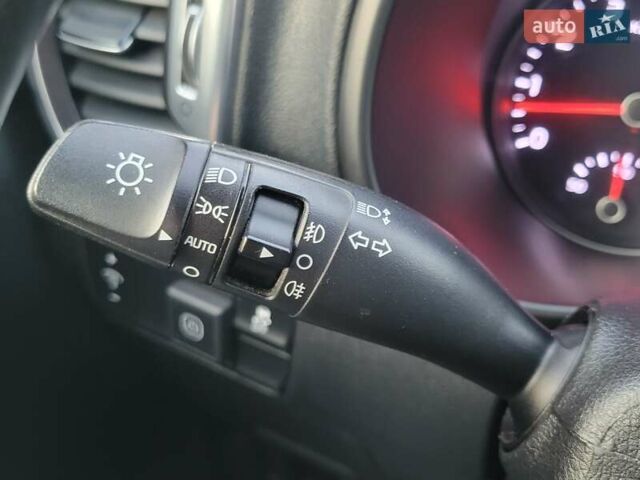 Кіа Sportage 2017 у Києві на Automoto.ua Сірий Кіа Sportage, об'ємом двигуна 2 л та пробігом 263 тис. км за 15800 $, фото 31 на Automoto.ua