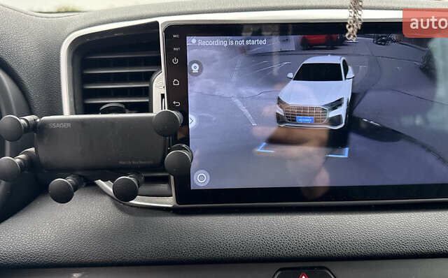 Сірий Кіа Sportage, об'ємом двигуна 1.69 л та пробігом 83 тис. км за 18500 $, фото 5 на Automoto.ua