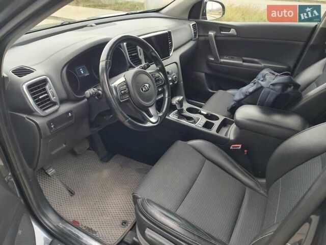 Серый Киа Sportage, объемом двигателя 2 л и пробегом 90 тыс. км за 19900 $, фото 4 на Automoto.ua