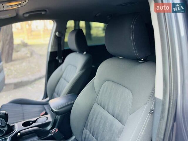 Сірий Кіа Sportage, об'ємом двигуна 1.69 л та пробігом 154 тис. км за 15990 $, фото 57 на Automoto.ua