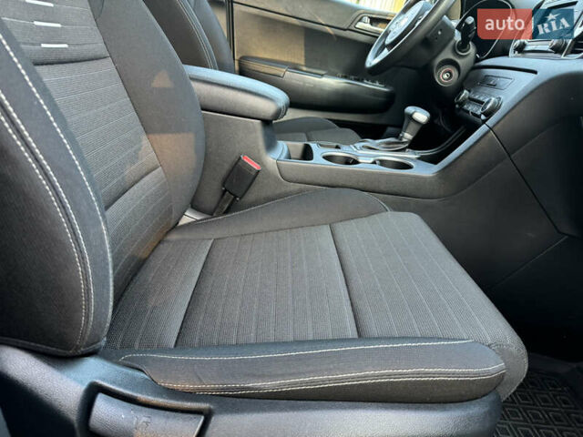 Серый Киа Sportage, объемом двигателя 2.4 л и пробегом 180 тыс. км за 12999 $, фото 18 на Automoto.ua