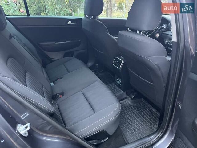 Серый Киа Sportage, объемом двигателя 1.7 л и пробегом 63 тыс. км за 17950 $, фото 19 на Automoto.ua