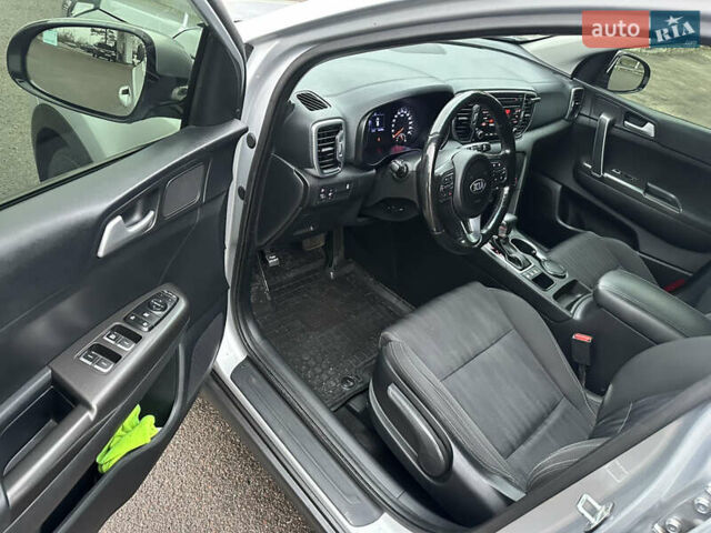 Сірий Кіа Sportage, об'ємом двигуна 1.69 л та пробігом 160 тис. км за 15900 $, фото 6 на Automoto.ua