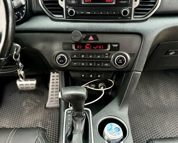 Сірий Кіа Sportage, об'ємом двигуна 1.69 л та пробігом 154 тис. км за 14300 $, фото 12 на Automoto.ua
