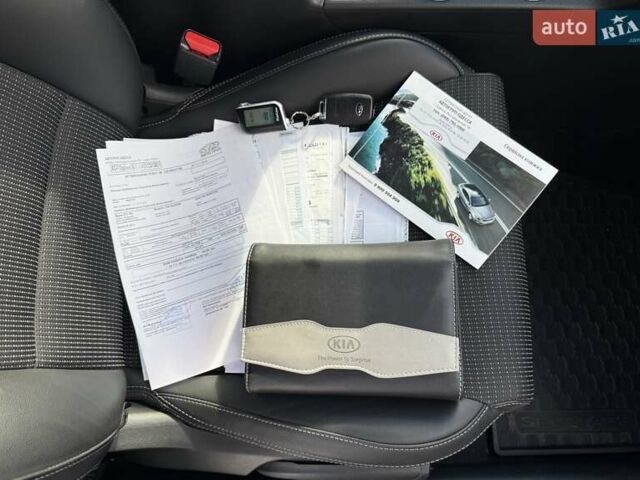 Кіа Sportage 2017 у Києві на Automoto.ua Сірий Кіа Sportage, об'ємом двигуна 2 л та пробігом 35 тис. км за 19900 $, фото 2 на Automoto.ua