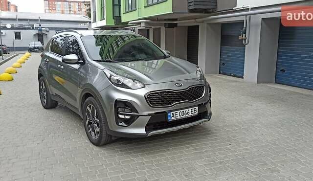 Кіа Sportage 2018 у Дніпро (Дніпропетровську) на Automoto.ua Сірий Кіа Sportage, об'ємом двигуна 2 л та пробігом 145 тис. км за 21500 $, фото 3 на Automoto.ua