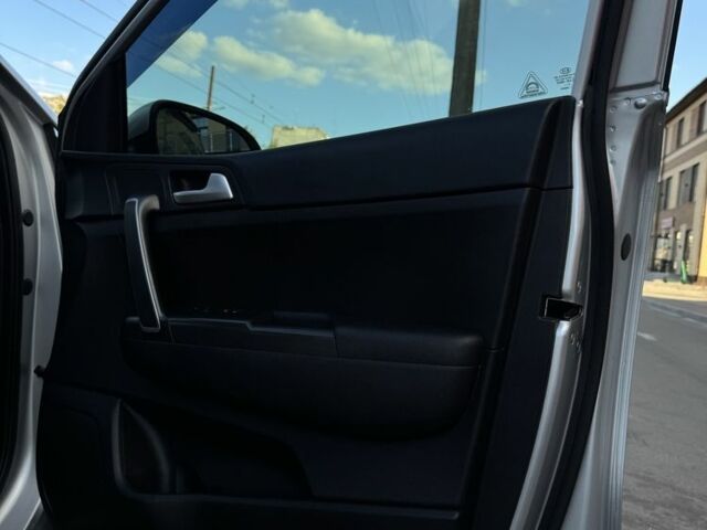 Серый Киа Sportage, объемом двигателя 1.59 л и пробегом 81 тыс. км за 18300 $, фото 7 на Automoto.ua