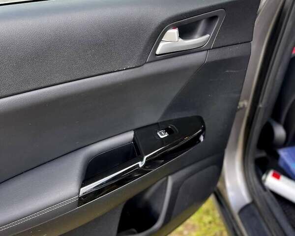 Серый Киа Sportage, объемом двигателя 2.36 л и пробегом 114 тыс. км за 16999 $, фото 32 на Automoto.ua