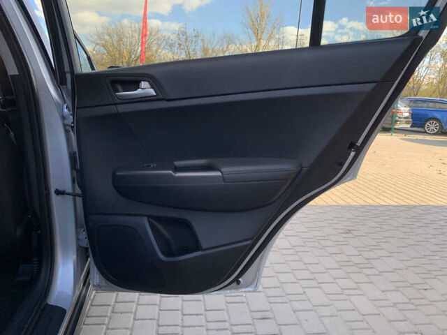 Сірий Кіа Sportage, об'ємом двигуна 2.4 л та пробігом 98 тис. км за 16455 $, фото 28 на Automoto.ua