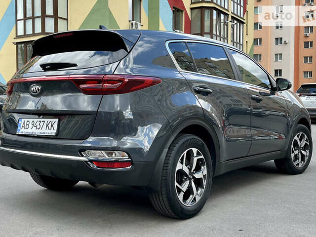 Сірий Кіа Sportage, об'ємом двигуна 1.59 л та пробігом 60 тис. км за 18300 $, фото 16 на Automoto.ua