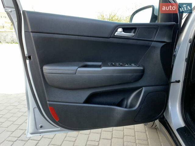 Сірий Кіа Sportage, об'ємом двигуна 2.4 л та пробігом 98 тис. км за 16455 $, фото 21 на Automoto.ua