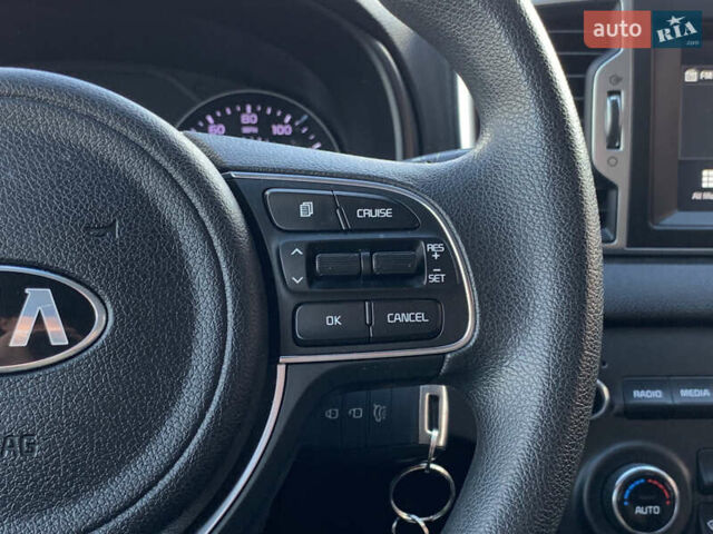 Сірий Кіа Sportage, об'ємом двигуна 2.4 л та пробігом 98 тис. км за 16455 $, фото 47 на Automoto.ua