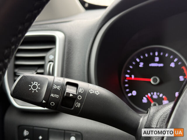 Серый Киа Sportage, объемом двигателя 1.6 л и пробегом 156 тыс. км за 17200 $, фото 3 на Automoto.ua