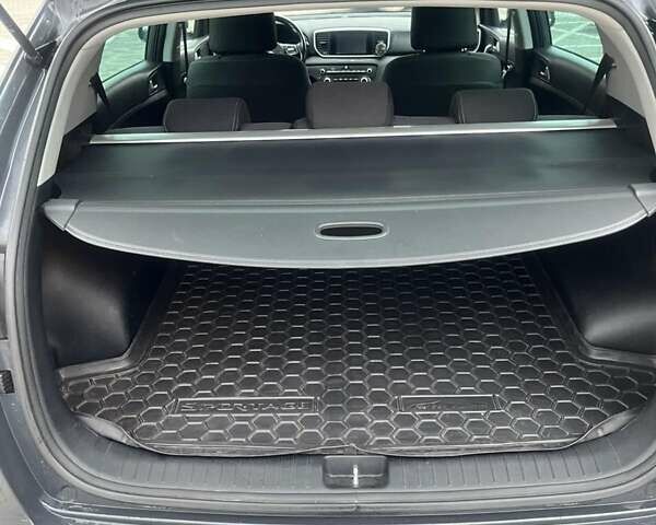 Сірий Кіа Sportage, об'ємом двигуна 1.59 л та пробігом 65 тис. км за 16300 $, фото 10 на Automoto.ua