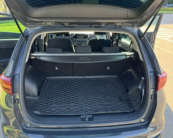 Серый Киа Sportage, объемом двигателя 1.6 л и пробегом 156 тыс. км за 18300 $, фото 10 на Automoto.ua