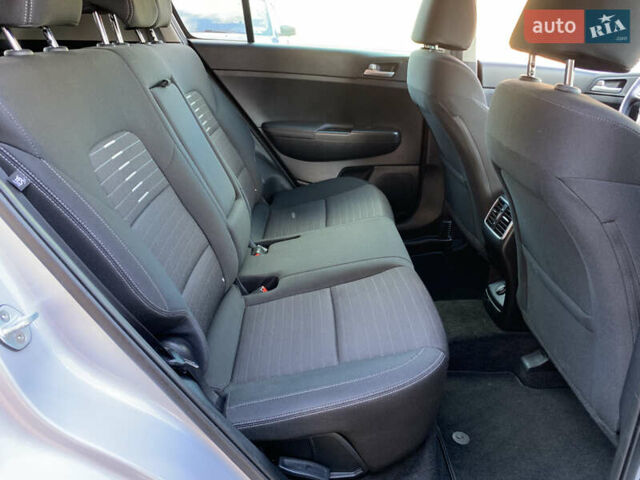 Сірий Кіа Sportage, об'ємом двигуна 2.4 л та пробігом 98 тис. км за 16455 $, фото 29 на Automoto.ua