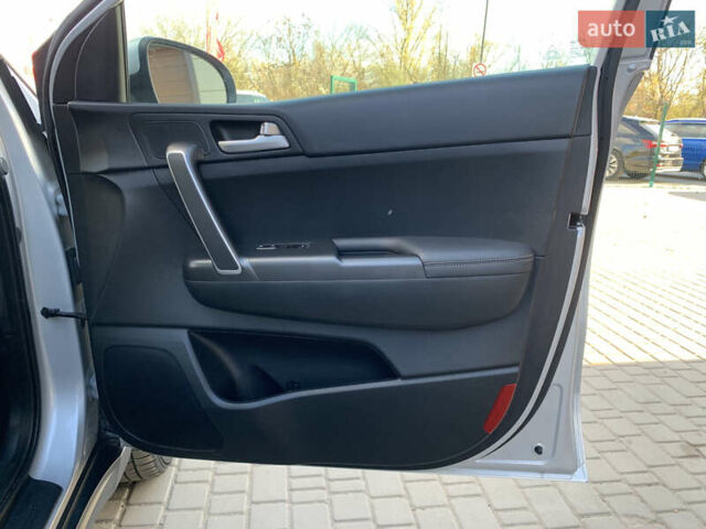 Сірий Кіа Sportage, об'ємом двигуна 2.4 л та пробігом 98 тис. км за 16455 $, фото 30 на Automoto.ua