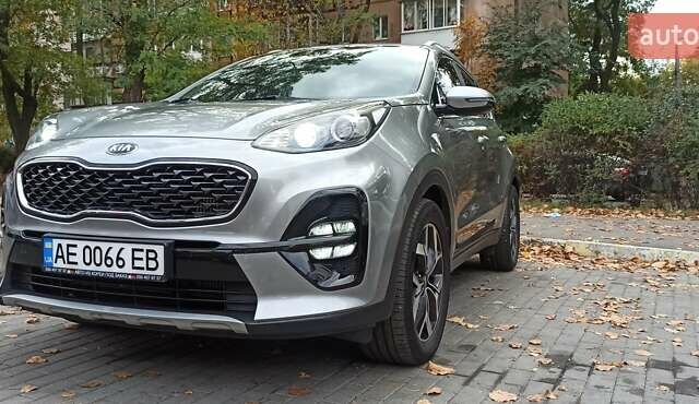 Кіа Sportage 2018 у Дніпро (Дніпропетровську) на Automoto.ua Сірий Кіа Sportage, об'ємом двигуна 2 л та пробігом 145 тис. км за 21500 $, фото 4 на Automoto.ua