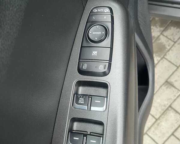 Сірий Кіа Sportage, об'ємом двигуна 1.59 л та пробігом 65 тис. км за 16300 $, фото 13 на Automoto.ua