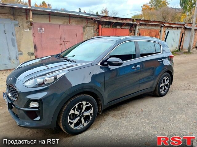 Киа Sportage 2018 в Сумах на Automoto.ua Серый Киа Sportage, объемом двигателя 1.6 л и пробегом 100 тыс. км за 16350 $, фото 2 на Automoto.ua