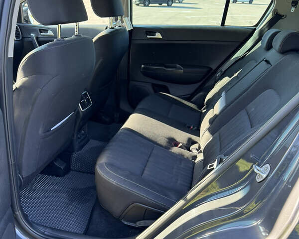 Серый Киа Sportage, объемом двигателя 1.6 л и пробегом 156 тыс. км за 18300 $, фото 8 на Automoto.ua