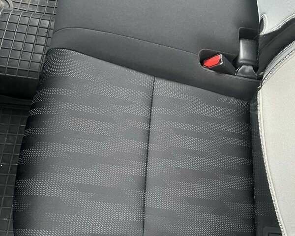 Сірий Кіа Sportage, об'ємом двигуна 1.59 л та пробігом 65 тис. км за 16300 $, фото 8 на Automoto.ua