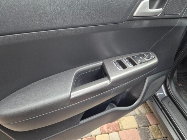 Серый Киа Sportage, объемом двигателя 1.7 л и пробегом 89 тыс. км за 17803 $, фото 6 на Automoto.ua