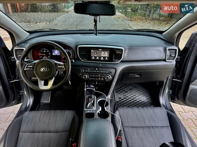 Серый Киа Sportage, объемом двигателя 1.6 л и пробегом 147 тыс. км за 17999 $, фото 7 на Automoto.ua