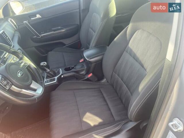 Серый Киа Sportage, объемом двигателя 1.6 л и пробегом 197 тыс. км за 16500 $, фото 10 на Automoto.ua