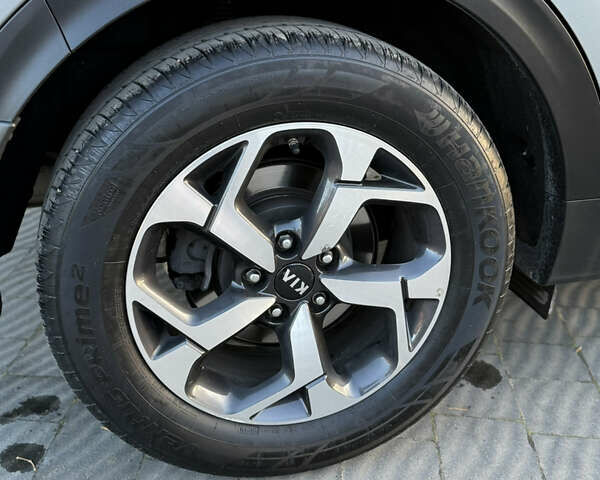 Сірий Кіа Sportage, об'ємом двигуна 1.59 л та пробігом 28 тис. км за 18100 $, фото 28 на Automoto.ua