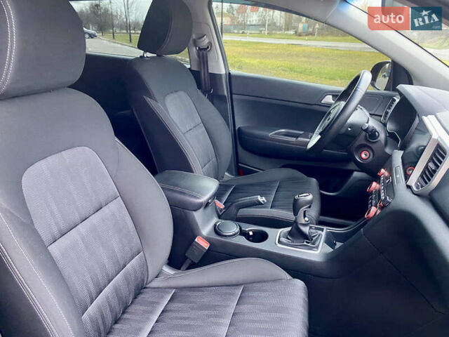 Сірий Кіа Sportage, об'ємом двигуна 1.59 л та пробігом 71 тис. км за 15999 $, фото 35 на Automoto.ua