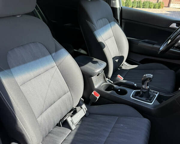 Серый Киа Sportage, объемом двигателя 1.6 л и пробегом 160 тыс. км за 19500 $, фото 4 на Automoto.ua