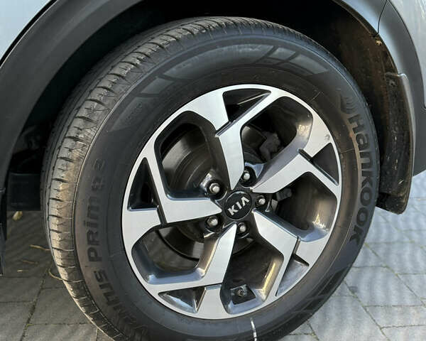 Сірий Кіа Sportage, об'ємом двигуна 1.59 л та пробігом 28 тис. км за 18100 $, фото 23 на Automoto.ua