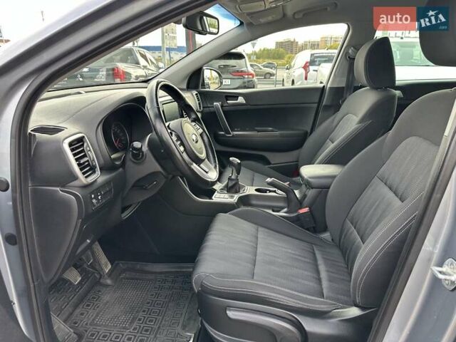 Сірий Кіа Sportage, об'ємом двигуна 1.59 л та пробігом 73 тис. км за 15900 $, фото 15 на Automoto.ua