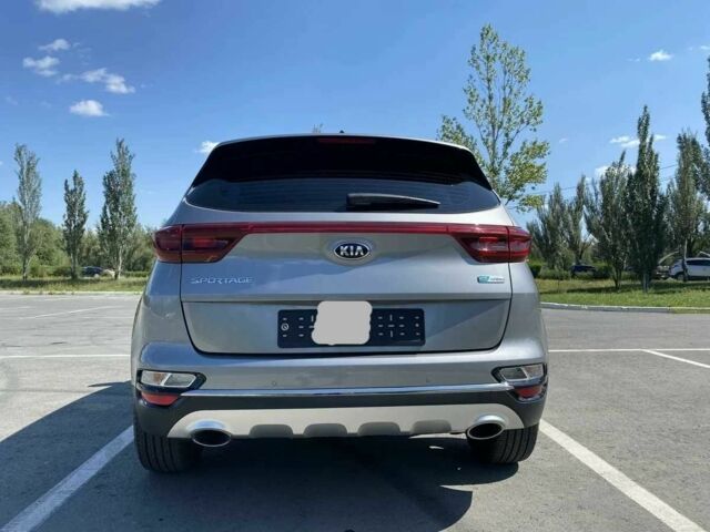 Серый Киа Sportage, объемом двигателя 2 л и пробегом 130 тыс. км за 15000 $, фото 3 на Automoto.ua