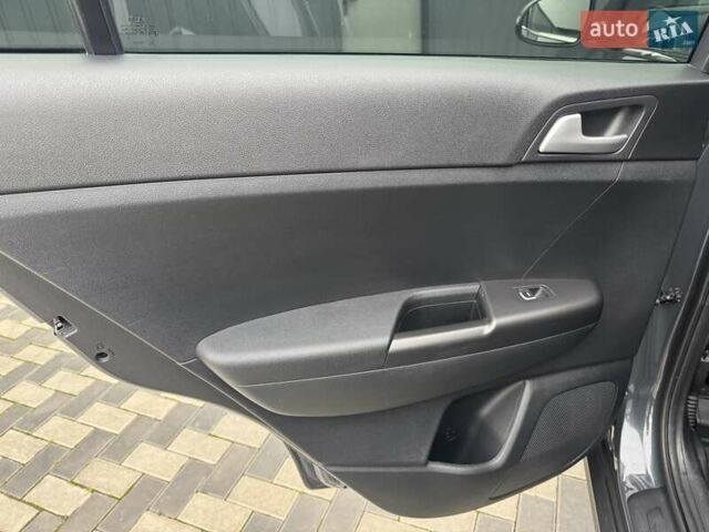 Сірий Кіа Sportage, об'ємом двигуна 1.59 л та пробігом 69 тис. км за 15400 $, фото 27 на Automoto.ua