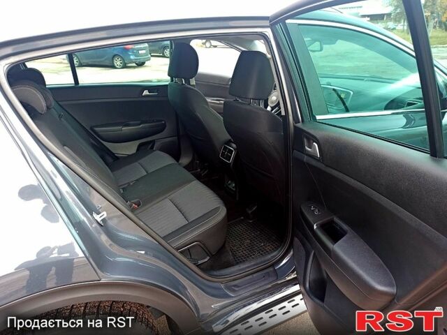 Сірий Кіа Sportage, об'ємом двигуна 1.6 л та пробігом 135 тис. км за 19500 $, фото 10 на Automoto.ua