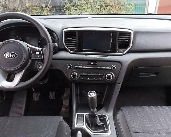 Сірий Кіа Sportage, об'ємом двигуна 1.59 л та пробігом 68 тис. км за 16900 $, фото 9 на Automoto.ua