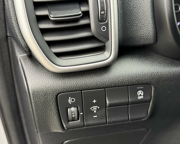 Серый Киа Sportage, объемом двигателя 1.6 л и пробегом 90 тыс. км за 21500 $, фото 67 на Automoto.ua