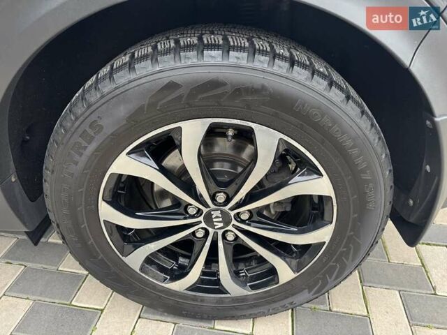 Сірий Кіа Sportage, об'ємом двигуна 1.59 л та пробігом 69 тис. км за 15400 $, фото 18 на Automoto.ua