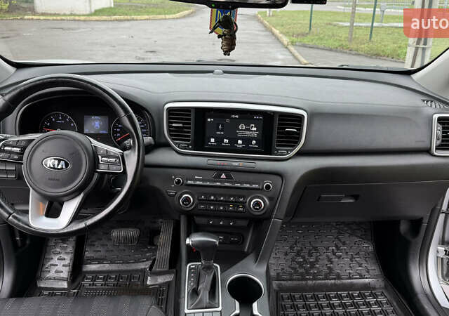 Сірий Кіа Sportage, об'ємом двигуна 1.59 л та пробігом 58 тис. км за 18000 $, фото 5 на Automoto.ua